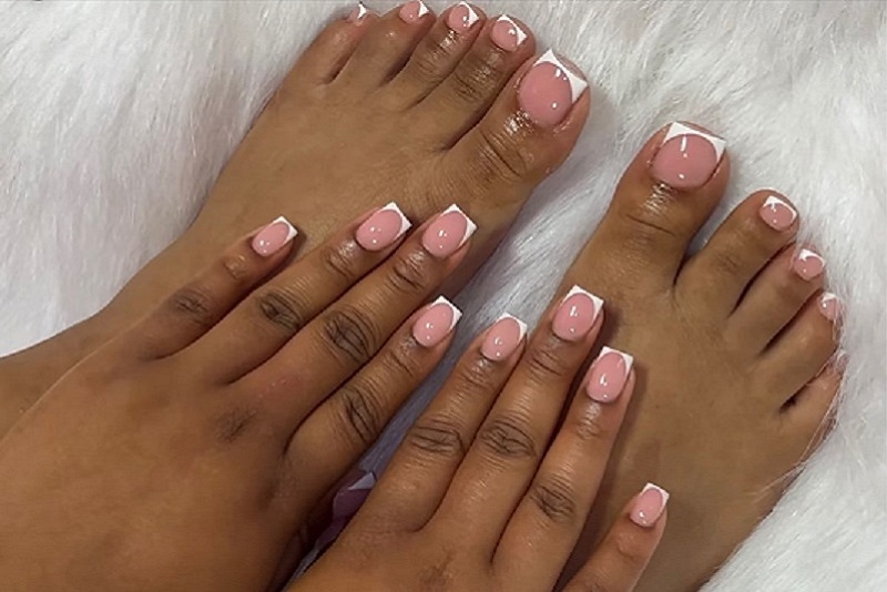 LUXURY NAIL BAR